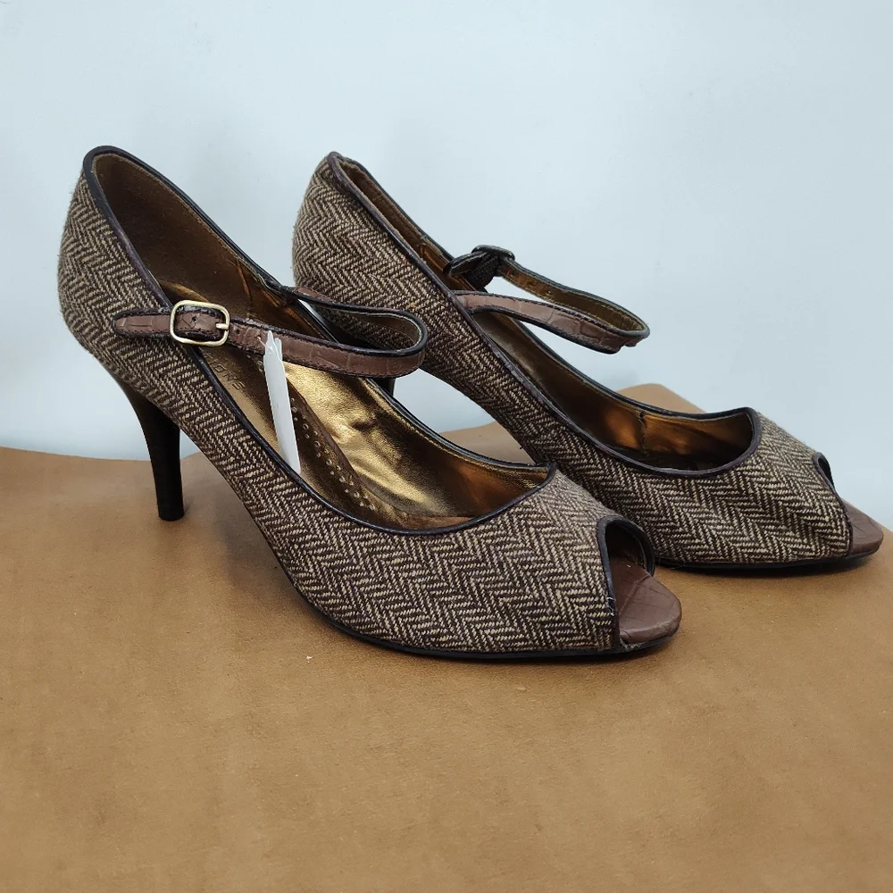 Predictions Elegant Brown Herringbone Peep-Toe Heels Women's Size 8.5W